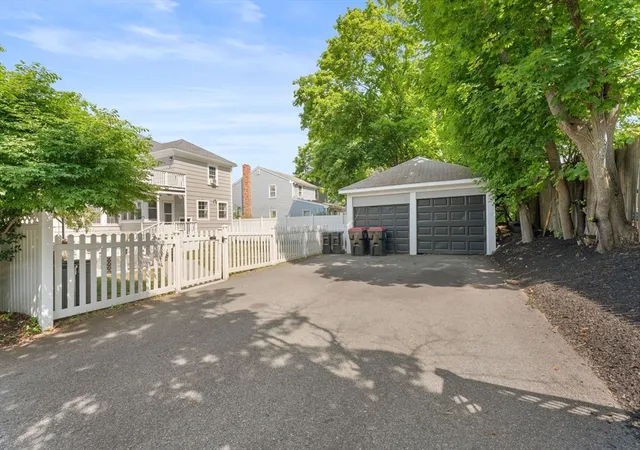 31st image of 76 Morse Ave, Brockton, MA 02301 | MLS# 73556831