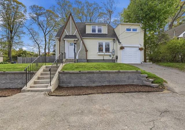 Homes for sale in Auburn, MA | 13 Marilyn Dr, Auburn, MA 01501 | MLS# 73517472