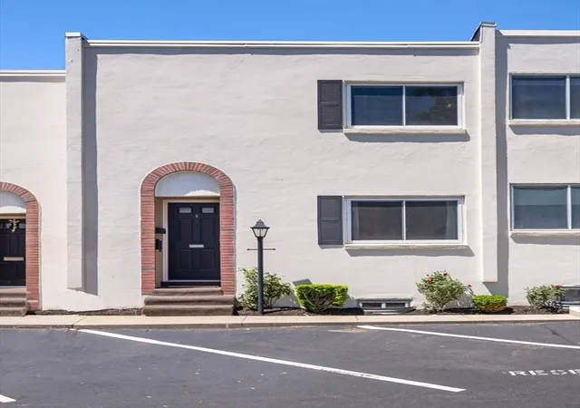 Homes for sale in Reading, MA | 1 Charles St #V, Reading, MA 01867 | MLS# 73525595