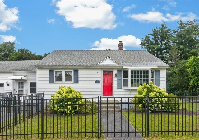 Photo 3 of Single family home for sale at 93 York Ave, Fitchburg, MA 01420 | MLS# 73565917 | Listing updated on 2026-10-10