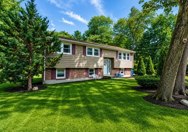1st image of 8 Governor Fuller Rd, Billerica, MA 01821 | MLS# 73539763