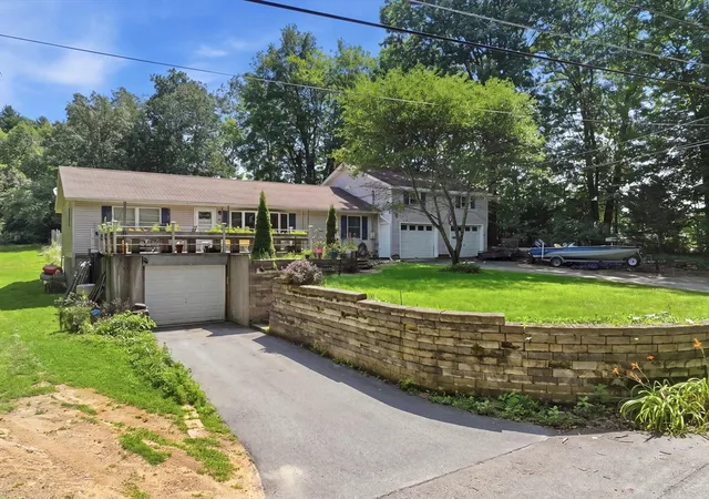 Photo 2 of Single family home for sale at 14 H Putnam Rd, Charlton, MA 01507 | MLS# 73558700 | Listing updated on 2026-09-18