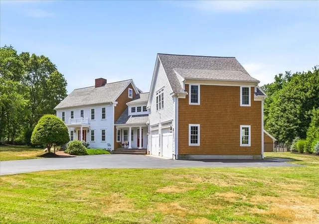 3rd image of 196 Hudson St, Halifax, MA 02338 | MLS# 73551828