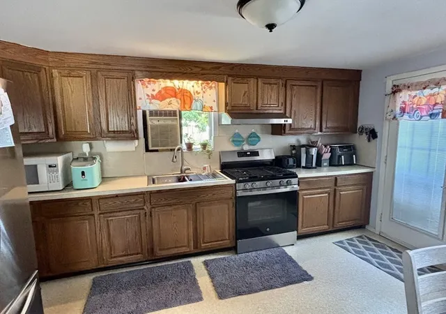 Photo 3 of Single family home for sale at 22 Hurley Cir, Marlborough, MA 01752 | MLS# 73565629 | Listing updated on 2026-09-03