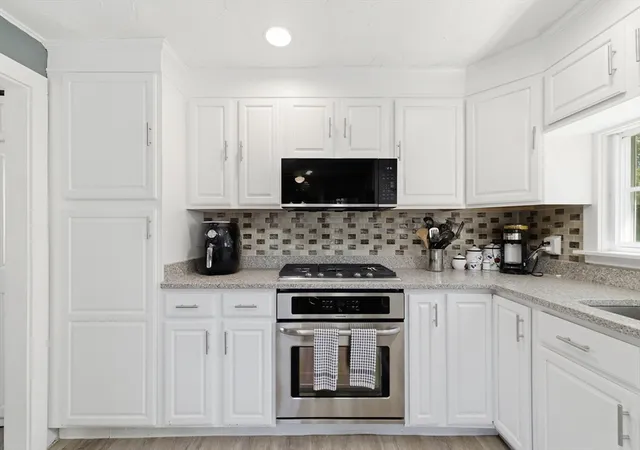 4th image of 6 Birch St, Wareham, MA 02571 | MLS# 73508598