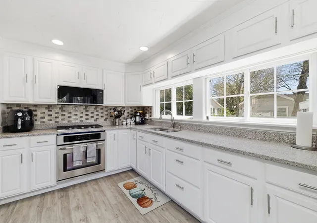 5th image of 6 Birch St, Wareham, MA 02571 | MLS# 73508598