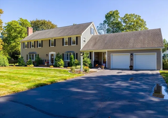 Homes for sale in Thompson, CT | 1 Maple Lane, Thompson, CT 06277 | MLS# 73543854