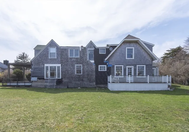 Photo 4 of Sale Pending at 9 Hedge Ln, Falmouth, MA 02540 | MLS# 73536096 | Listing updated on 2026-08-30