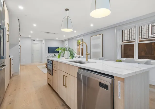 2nd image of 37 Pearl St, Boston, MA 02125