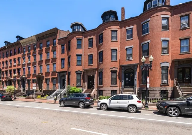 Listing Photo 2 - Condo for sale in building located at 668 Massachusetts Ave, Boston, MA 02118 - Unit #4