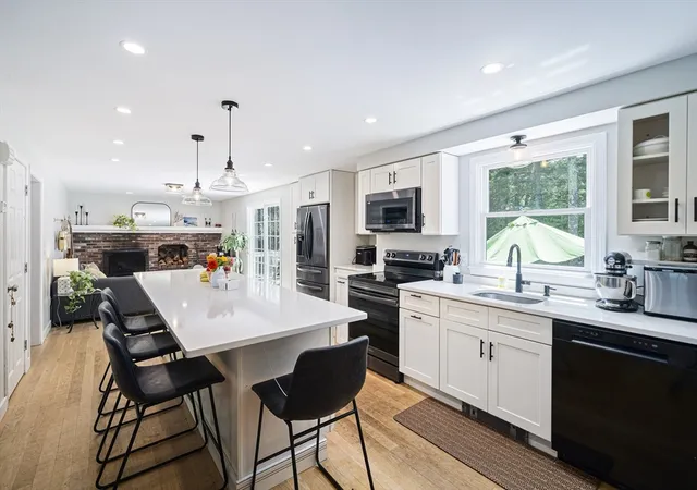 Photo 4 of Sale Pending at 112 Peterson Path, Marshfield, MA 02050 | MLS# 73562939 | Listing updated on 2026-09-02