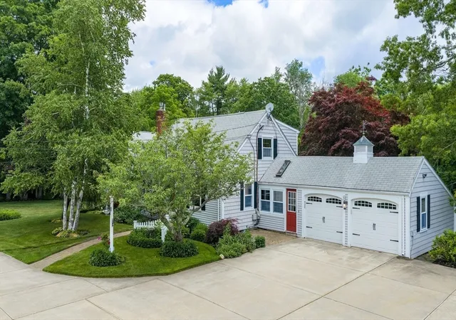 3rd image of 1324 Main Street, Acushnet, MA 02743 | MLS# 73537566