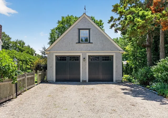 Photo 3 of Sale Pending at 72 Water St, Marion, MA 02738 | MLS# 73550810 | Listing updated on 2026-08-17
