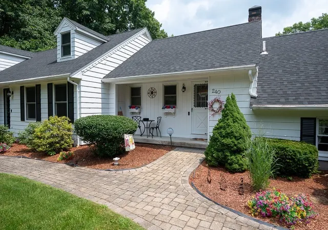 2nd image of 240 Meadow Wood Dr, Holden, MA 01520 | MLS# 73557563