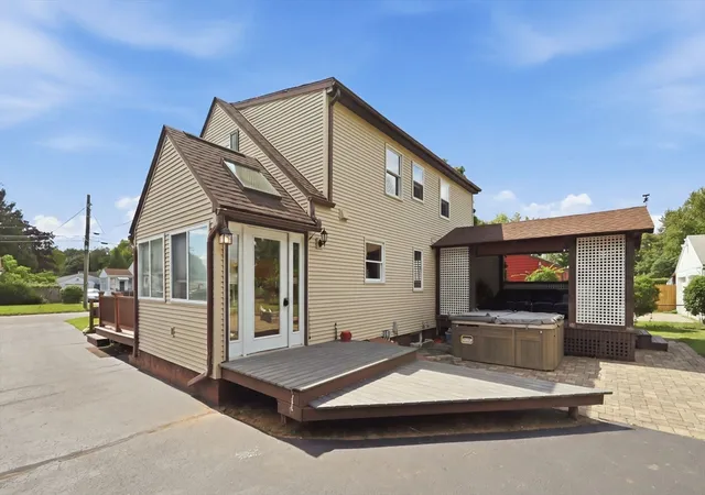 Photo 2 of Single family home for sale at 71 Ogden St, Springfield, MA 01151 | MLS# 73565155 | Listing updated on 2026-09-18
