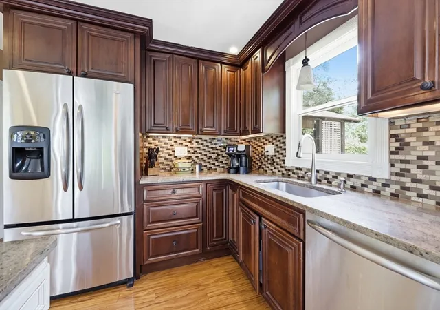 Photo 3 of Single family home for sale at 71 Ogden St, Springfield, MA 01151 | MLS# 73565155 | Listing updated on 2026-09-18
