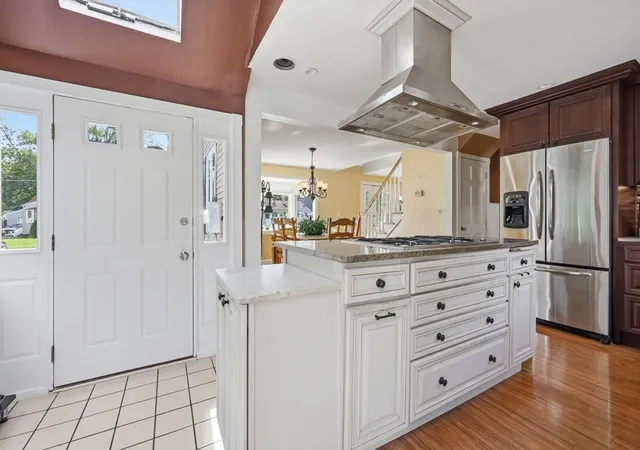 Photo 4 of Single family home for sale at 71 Ogden St, Springfield, MA 01151 | MLS# 73565155 | Listing updated on 2026-09-18