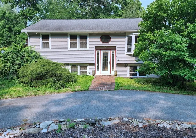 1st image of 4 Amherst St, North Billerica, MA 01862 | MLS# 73552468