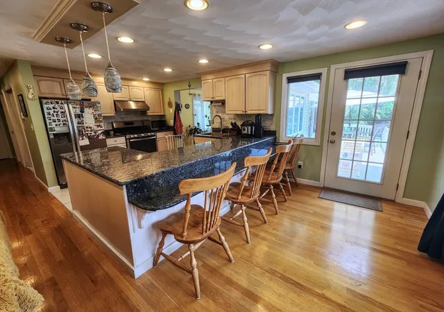 Photo 3 of Single family home for sale at 4 Amherst St, North Billerica, MA 01862 | MLS# 73552468 | Listing updated on 2026-09-18