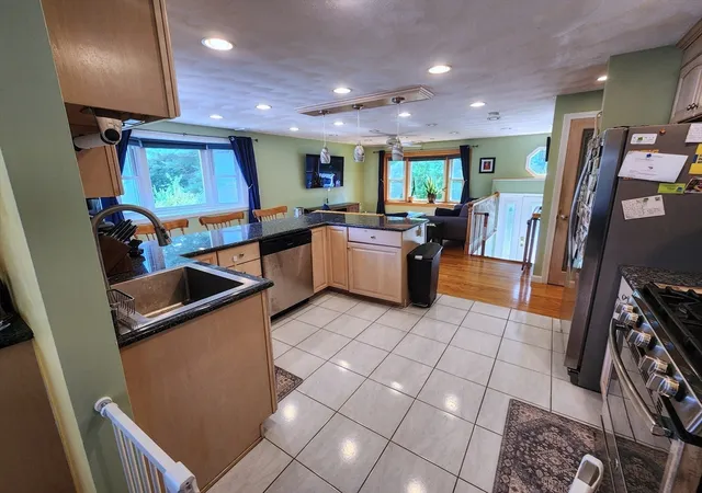 Photo 4 of Single family home for sale at 4 Amherst St, North Billerica, MA 01862 | MLS# 73552468 | Listing updated on 2026-09-18