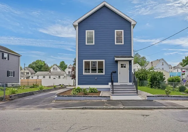 3rd image of 24 Cottage St, Taunton, MA 02780 | MLS# 73542283