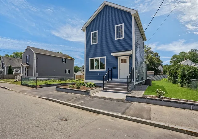 4th image of 24 Cottage St, Taunton, MA 02780 | MLS# 73542283