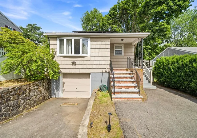 Homes for sale in Saugus, MA | 33 Fairchild Ave, Saugus, MA 01906 | MLS# 73540301