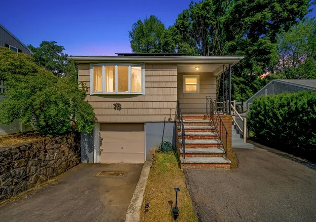 Homes for sale in Saugus, MA | 33 Fairchild Ave, Saugus, MA 01906 | MLS# 73540301