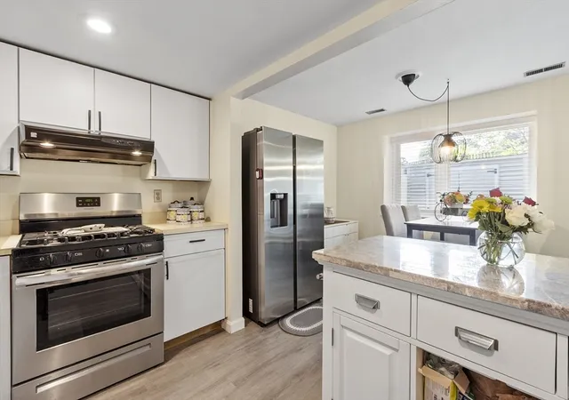 5th image of 49 Mdw Pond Dr, Leominster, MA 01453
