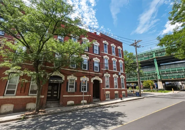 3rd image of 66 Beacon St, Chelsea, MA 02150