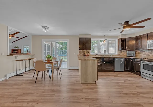 4th image of 198 Meadow Wood Dr, Holden, MA 01520 | MLS# 73552123