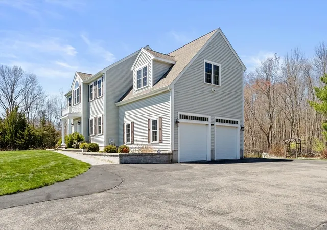 3rd image of 221 Chestnut St, Abington, MA 02351 | MLS# 73512291