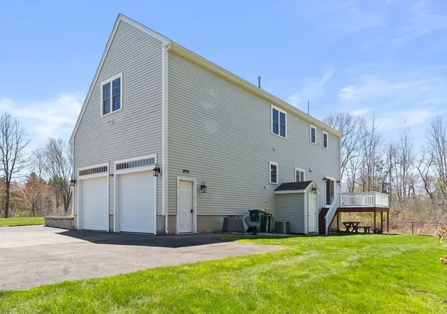 4th image of 221 Chestnut St, Abington, MA 02351 | MLS# 73512291