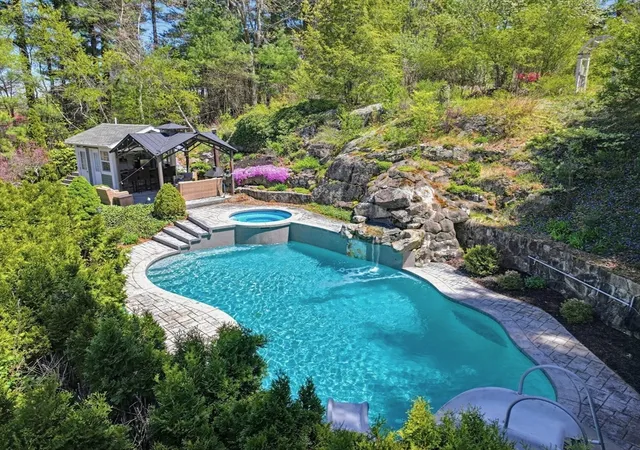 Homes for sale in Wrentham, MA | 40 Blackberry Hill Rd, Wrentham, MA 02093 | MLS# 73514868