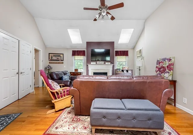 Photo 4 of Sale Pending at 47 Houde St, Marlborough, MA 01752 | MLS# 73562276 | Listing updated on 2026-09-25