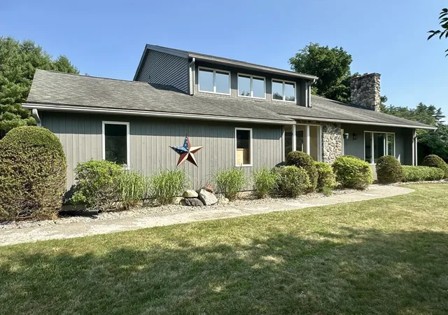 Homes for sale in East Longmeadow, MA | 36 Fraser Dr, East Longmeadow, MA 01028 | MLS# 73545956