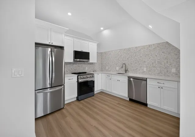 3rd image of 533 Washington St, Boston, MA 02124