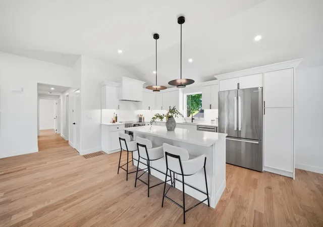 2nd image of 219 Hunting Rd, Needham Heights, MA 02494 | MLS# 73556404