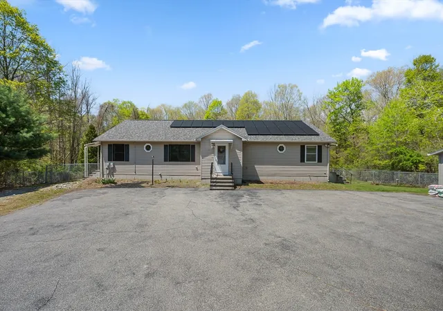Homes for sale in Dudley, MA | 1 Woodmere Rd, Dudley, MA 01571 | MLS# 73515149