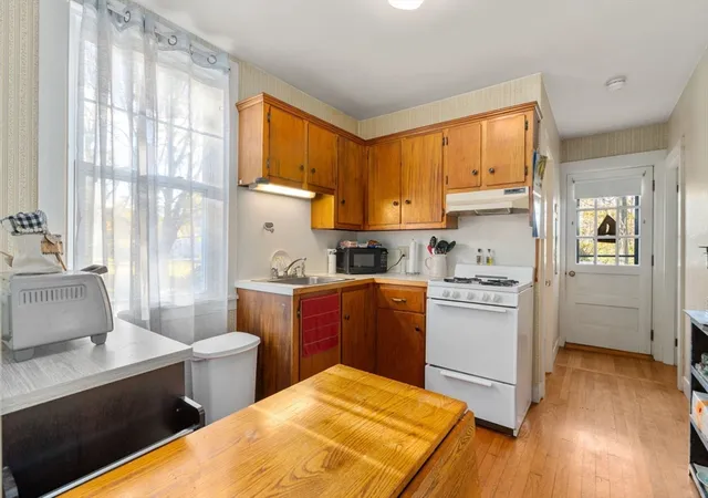 5th image of 83 Fairhaven Rd, Mattapoisett, MA 02739 | MLS# 73496873