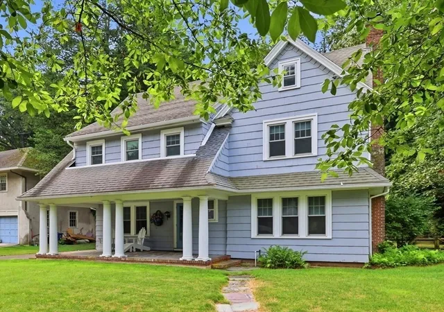 Photo 1 of Single family home for sale at 121 Farmington Ave, Longmeadow, MA 01106 | MLS# 73552067 | Listing updated on 2026-09-01