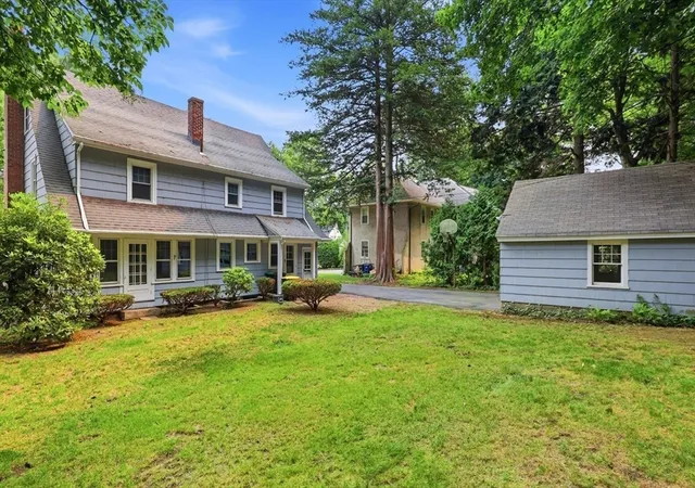Photo 3 of Single family home for sale at 121 Farmington Ave, Longmeadow, MA 01106 | MLS# 73552067 | Listing updated on 2026-09-01