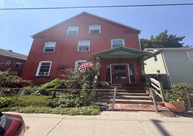 Homes for sale in Chicopee, MA | 7 Park St, Chicopee, MA 01013 | MLS# 73547328
