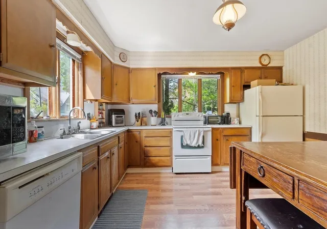 5th image of 48 Pearl St, Ayer, MA 01432 | MLS# 73522289