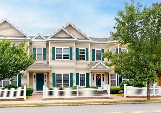 1st image of 215 Harvard #19, Medford, MA 02155 | MLS# 73562699