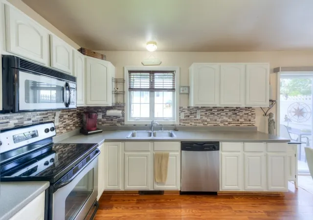 Photo 2 of Sale Pending at 18b Kennebec St, Worcester, MA 01606 | MLS# 73557026 | Listing updated on 2026-08-18