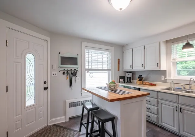 2nd image of 88 Newgate Cir, Manchester, NH 03102 | MLS# 73551359