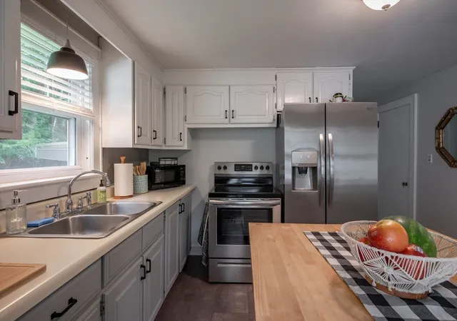 5th image of 88 Newgate Cir, Manchester, NH 03102 | MLS# 73551359