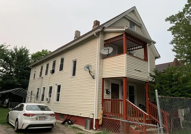 2nd image of 172 Quincy St, Springfield, MA 01109 | MLS# 73559073