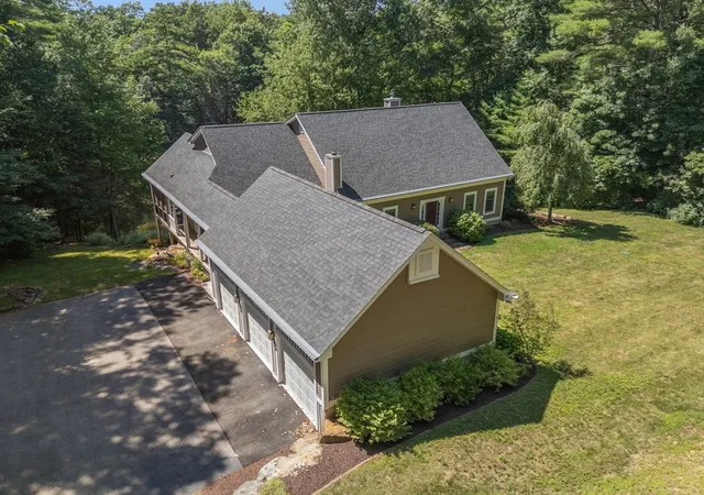 4th image of 430 Mashapaug Rd, Holland, MA 01521 | MLS# 73554691